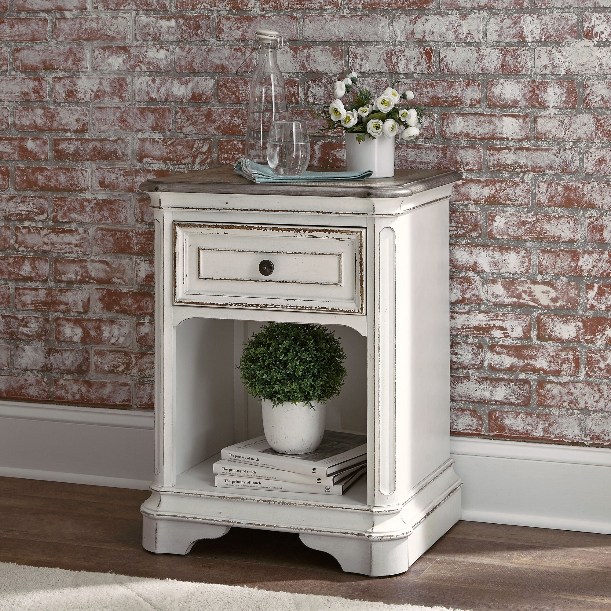Magnolia Manor - 1 Drawer Nightstand - White