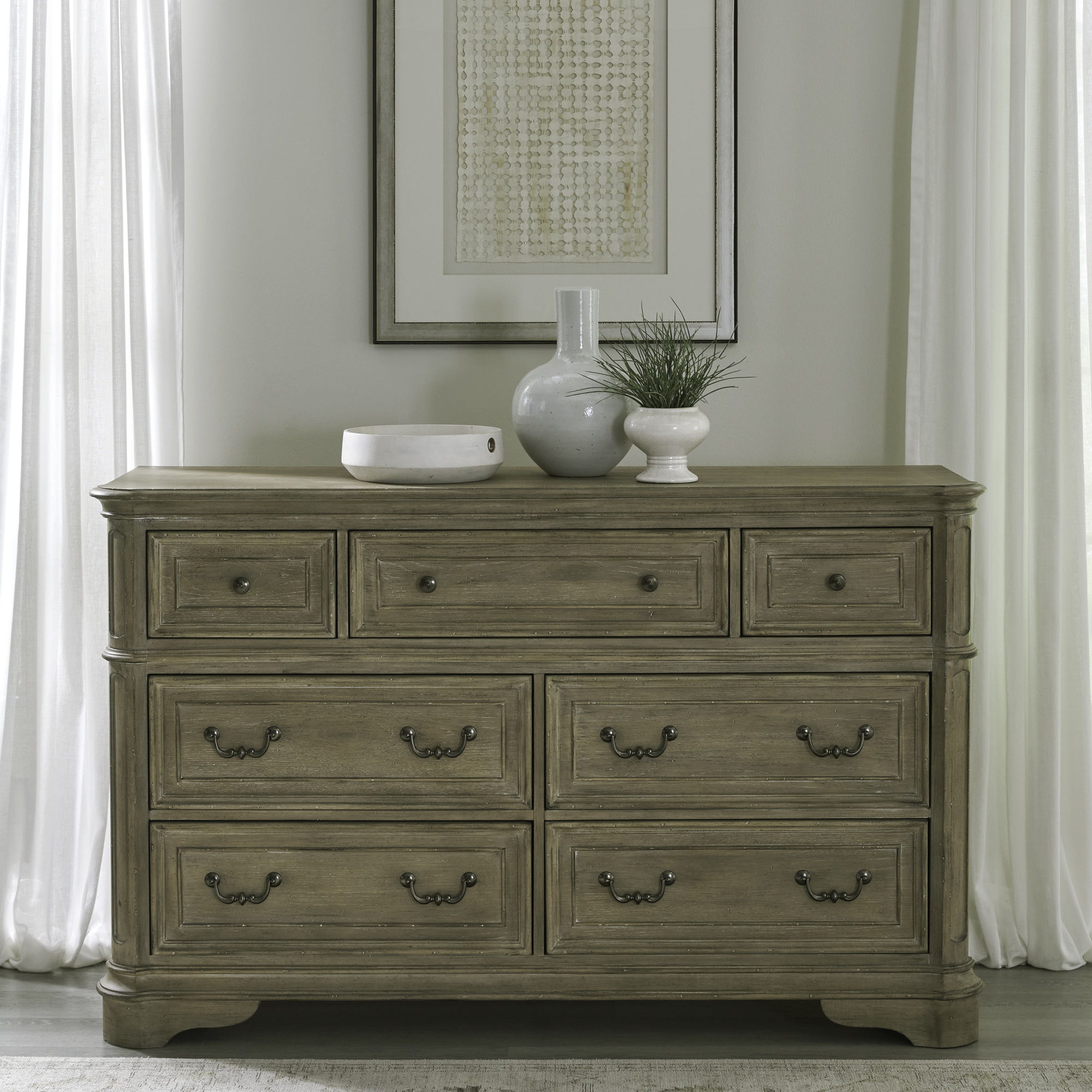 Magnolia Manor - 7 Drawer Dresser