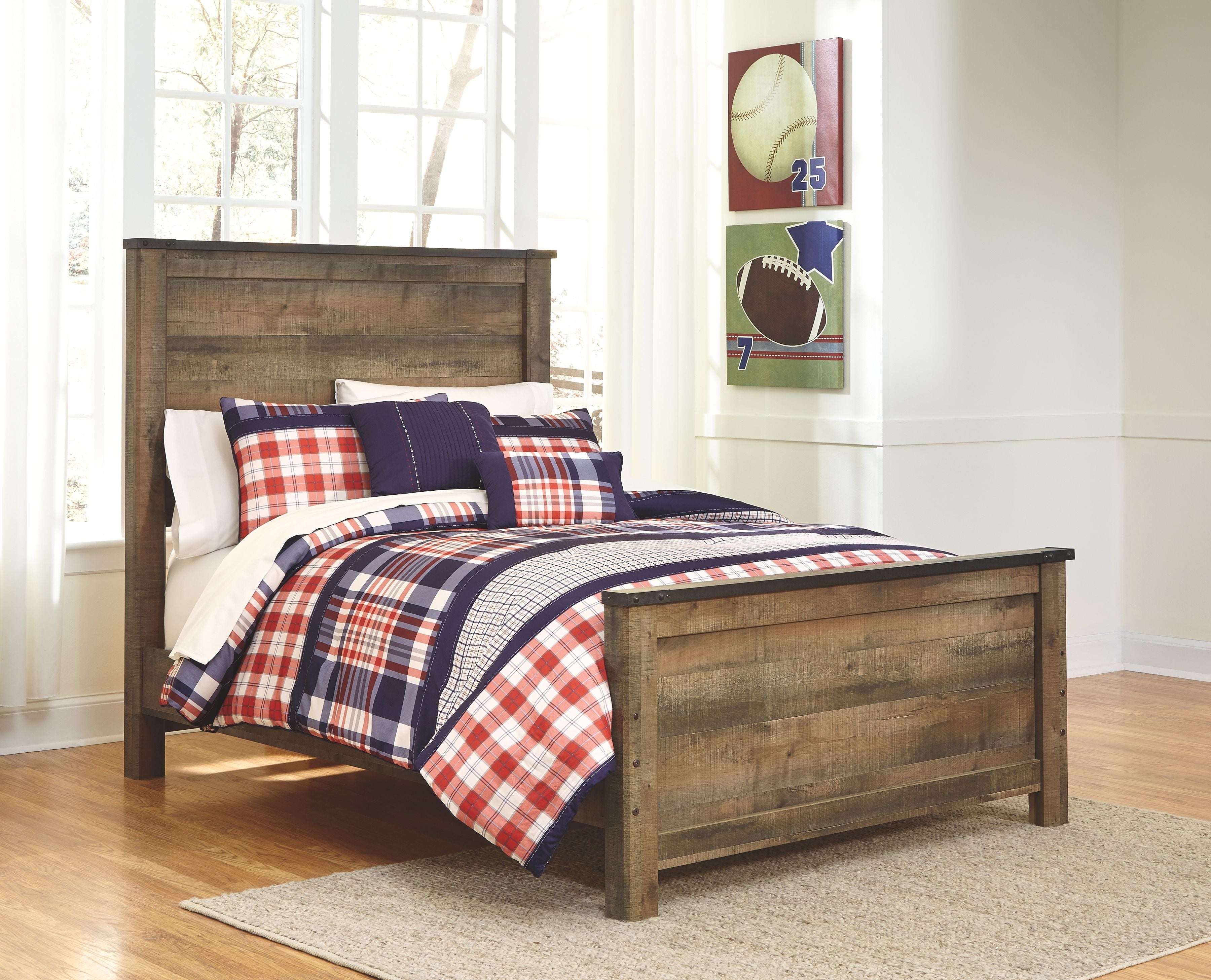 Trinell - Panel Bed